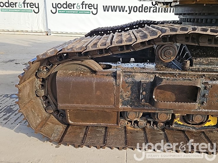 2019-caterpillar-352fl-image-25