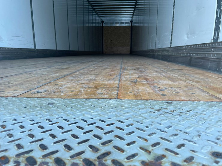 2023-stoughton-trailer-image-35