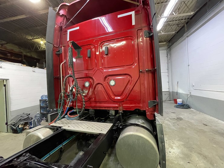 #6226-•-2021-freightliner-cascadia-semi-truck-(title-in-delay)-image-30