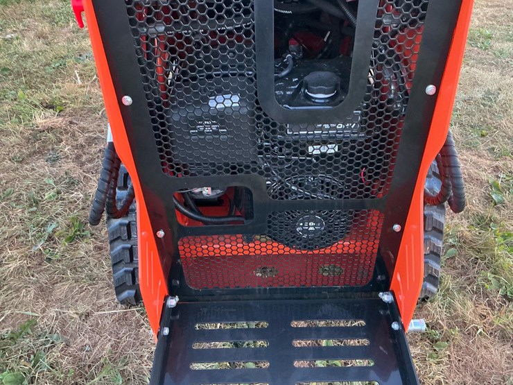 #1021-•-unused-future-ft36c-skid-steer-loader*-image-14