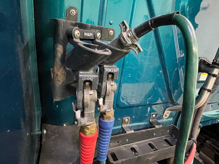 #6223-•-2022-freightliner-cascadia-semi-truck-(title-in-delay)-image-54