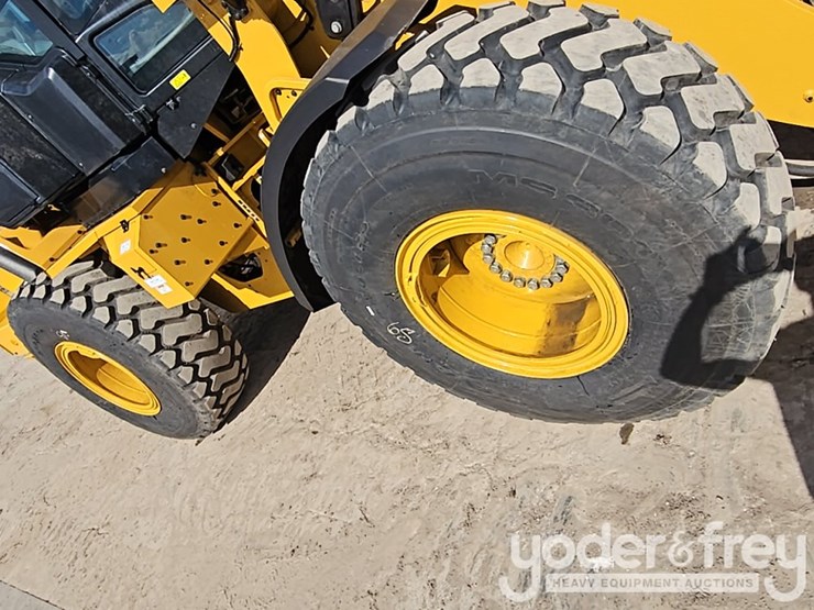 2026-caterpillar-930-image-13