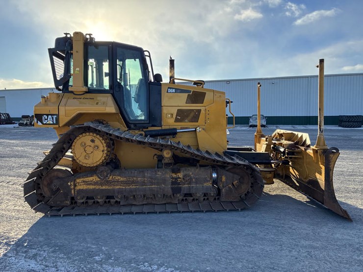 2016-caterpillar-d6n-lgp-image-8