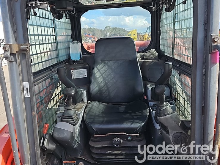 2018-kubota-svl75-image-24