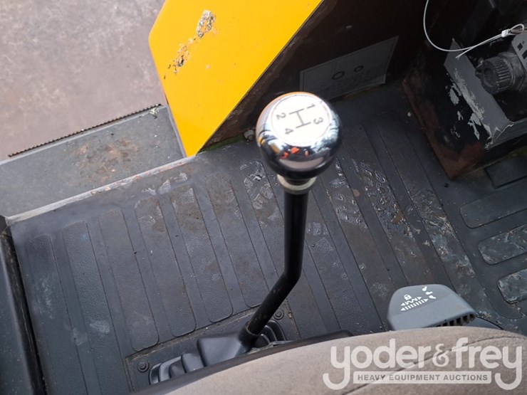 2019-jcb-940-image-33