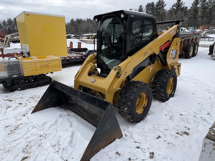 2023-caterpillar-262d3-image-5