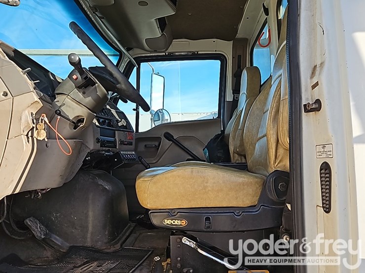 2009-sterling-acterra-image-46