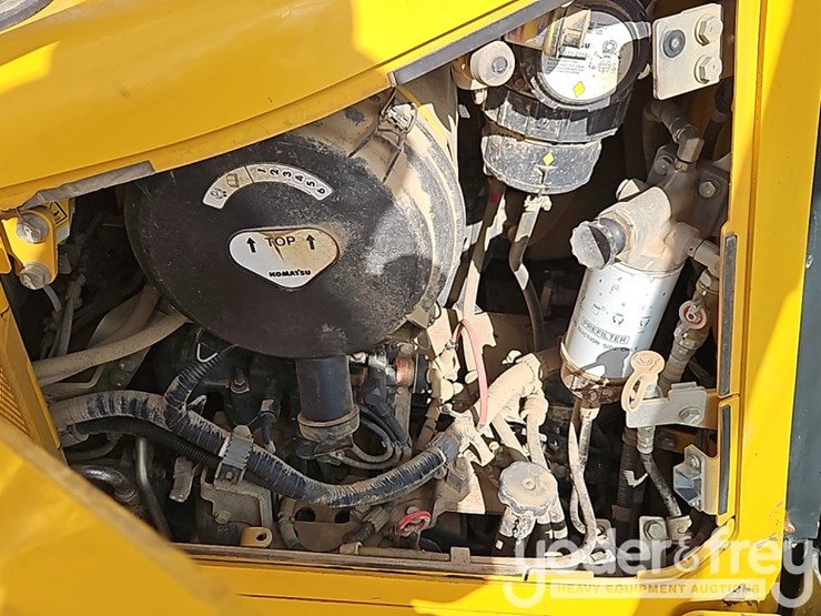 2022-komatsu-d61px-24-image-28