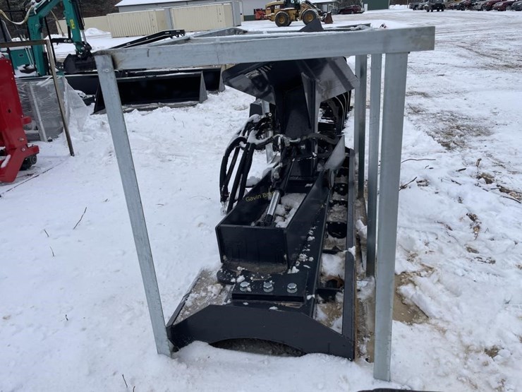 new-universal-attach-84"-dozer-blade-image-4