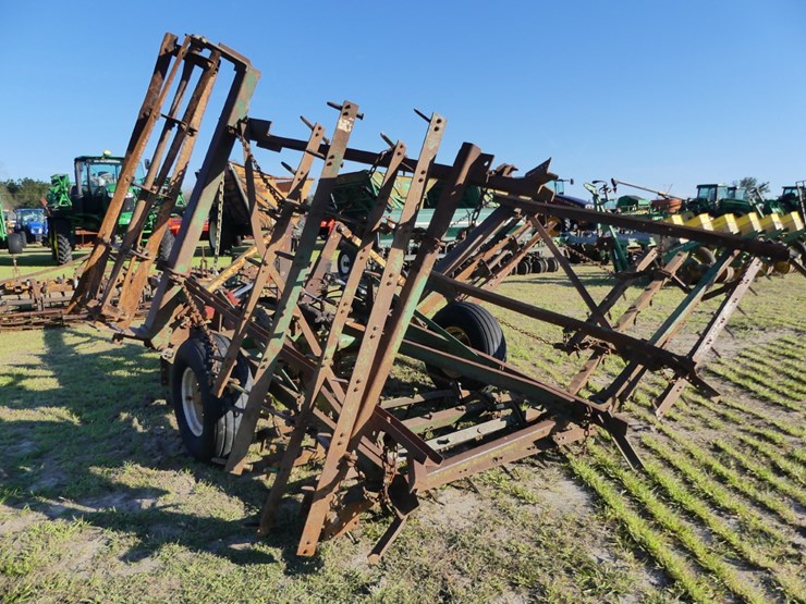 john-deere-6-image-1