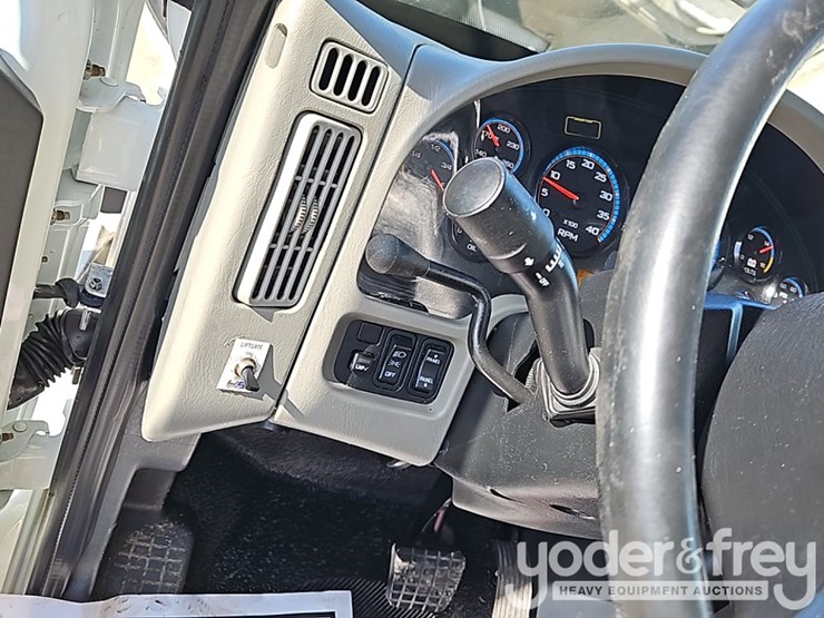 2016-international-durastar-4300-image-34