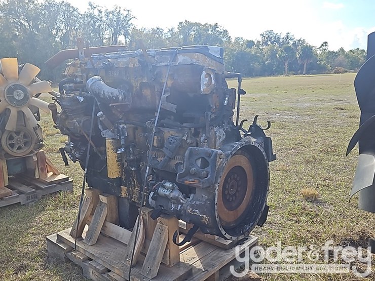 caterpillar-c15-image-1