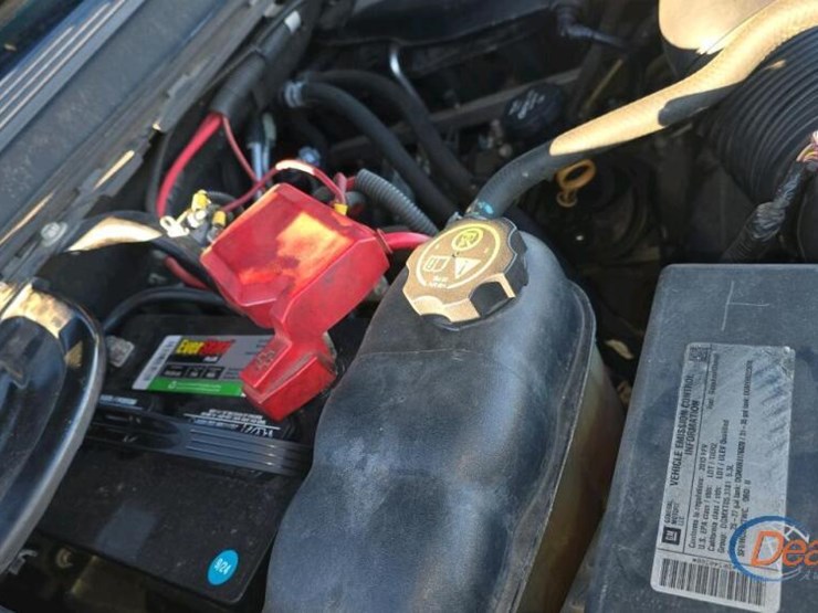 2013-chevrolet-tahoe-image-26