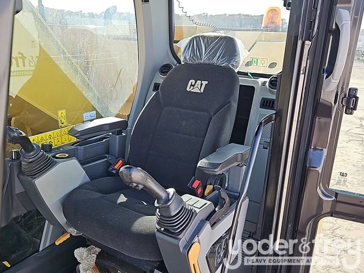 2021-caterpillar-325-image-35