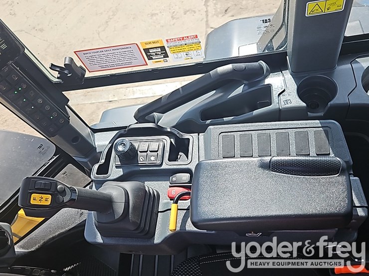 2026-caterpillar-926-image-26