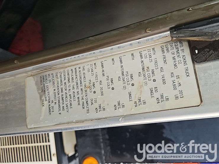 2014-kenworth-t300-image-33