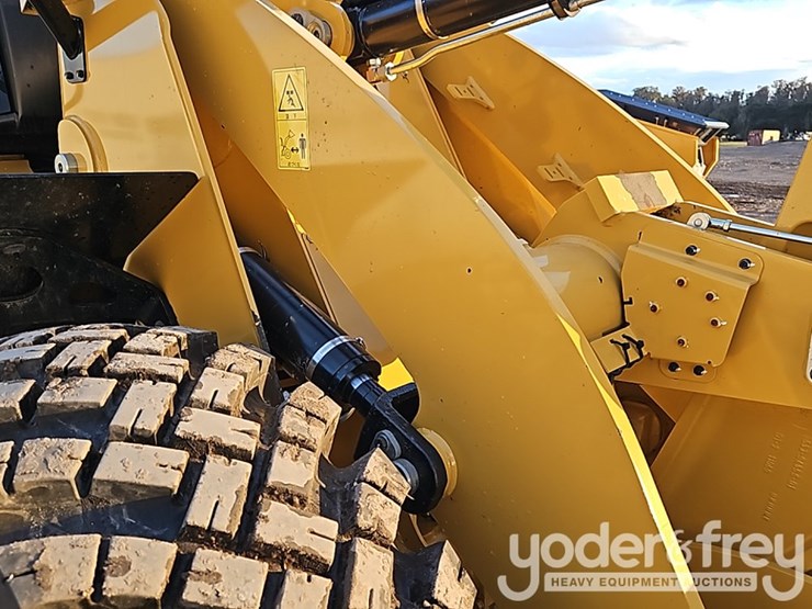 caterpillar-910-image-11