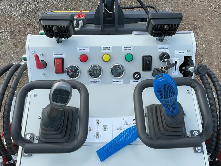#1007-•-unused-2025-bttl-st28h-6-mini-skid-loader-image-27