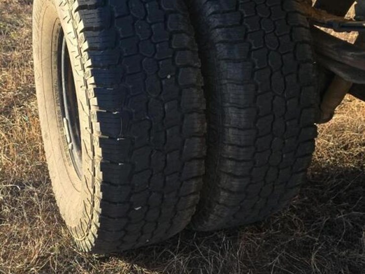 2001-dodge-4wd-flatbed-truck,-s/n-3b7kf26631m286813:-5.9l-diesel,-5-sp.,-tool-box,-5th-wheel-hitch,-odometer-shows-288k-mi.-image-8