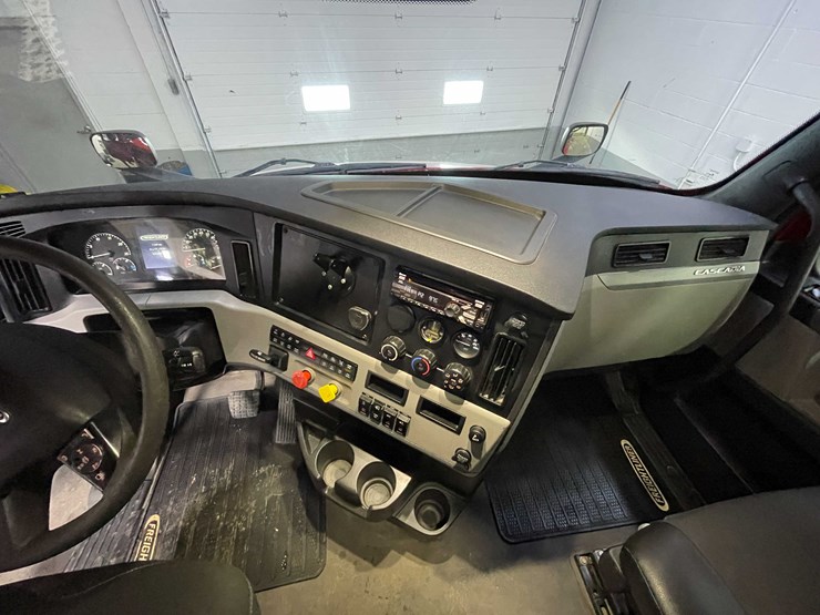 #6226-•-2021-freightliner-cascadia-semi-truck-(title-in-delay)-image-90