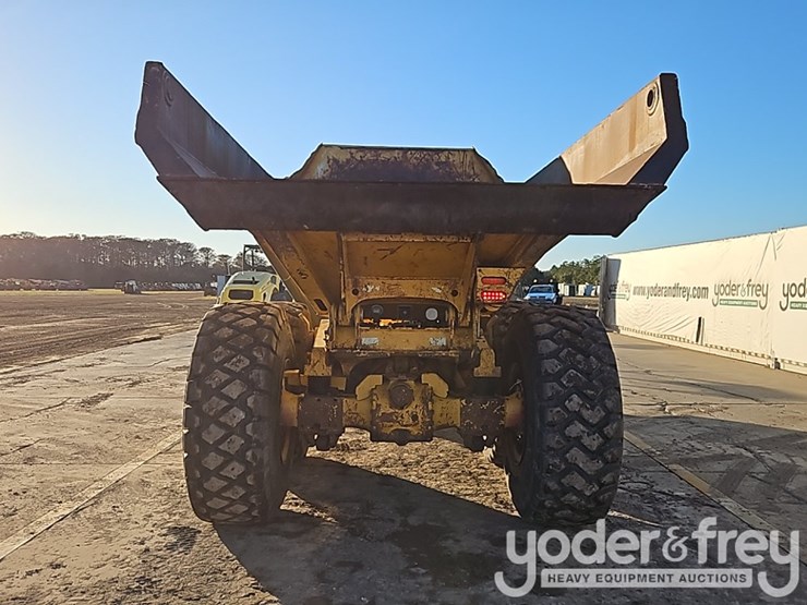 2019-deere-310e-image-18