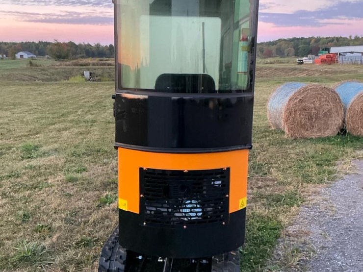 #1208-•-unused-future-ft13c-mini-excavator-image-6