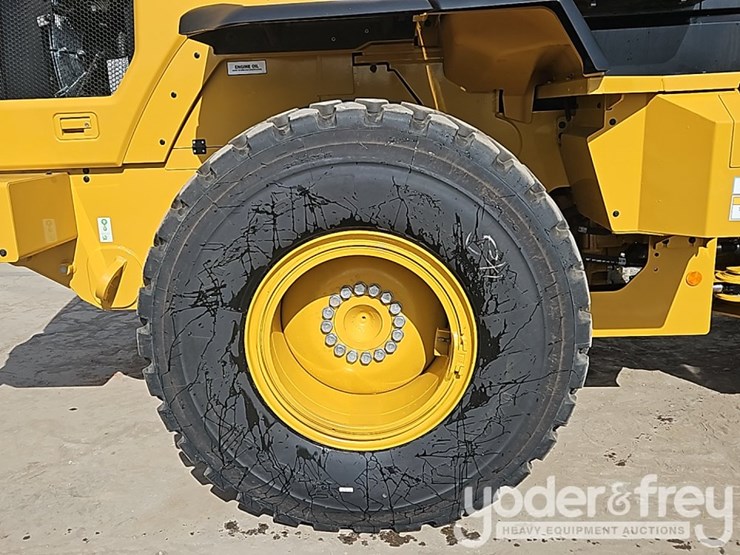 2026-caterpillar-926-image-9