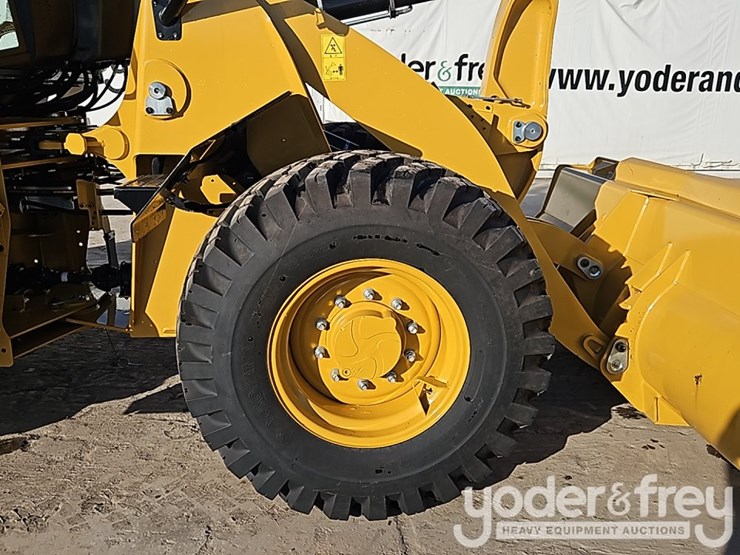 2024-caterpillar-910-image-10