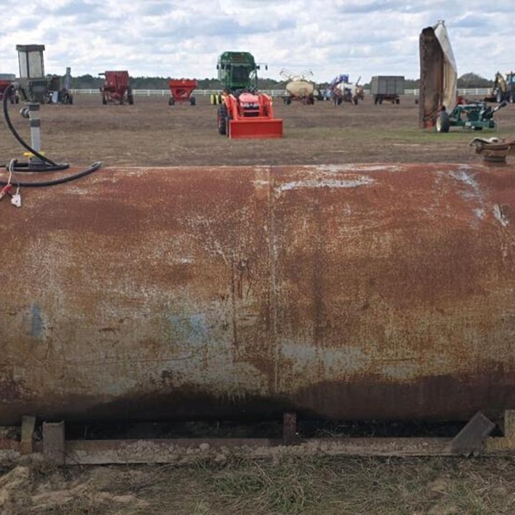 500-GALLON FUEL TANK
