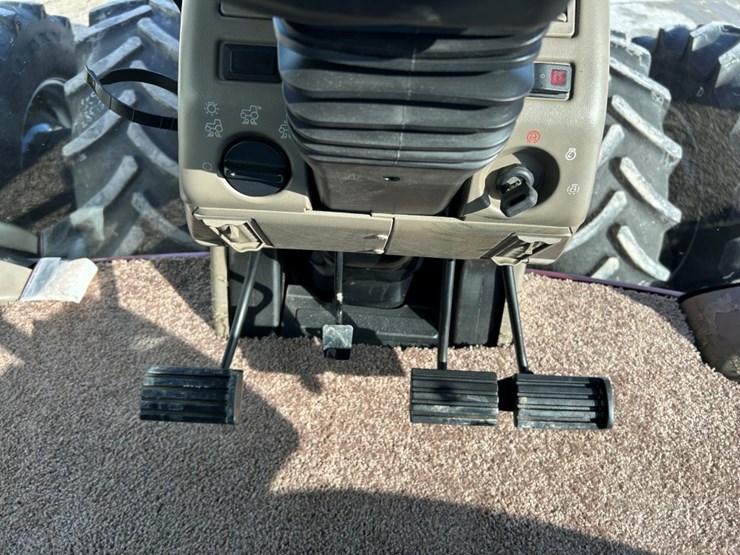 2009-case-ih-magnum-335-image-38