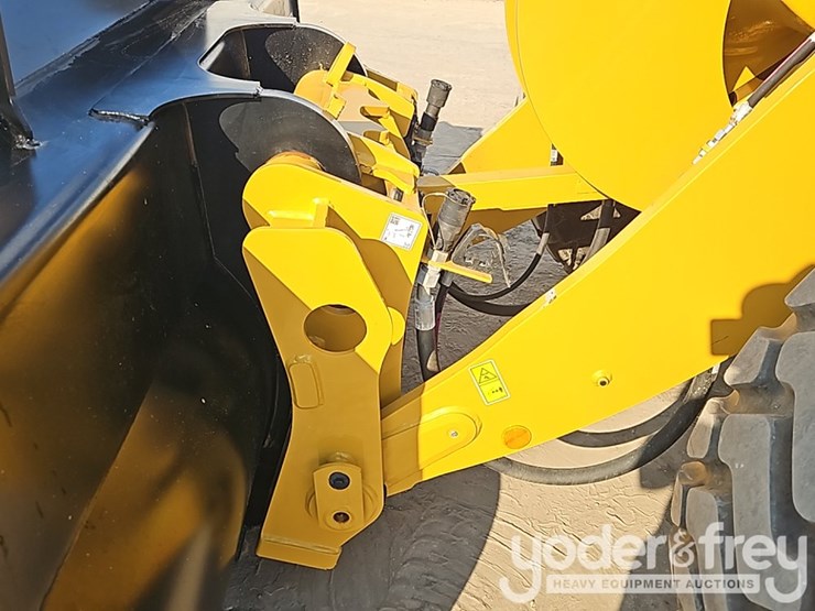 2026-caterpillar-930-image-15