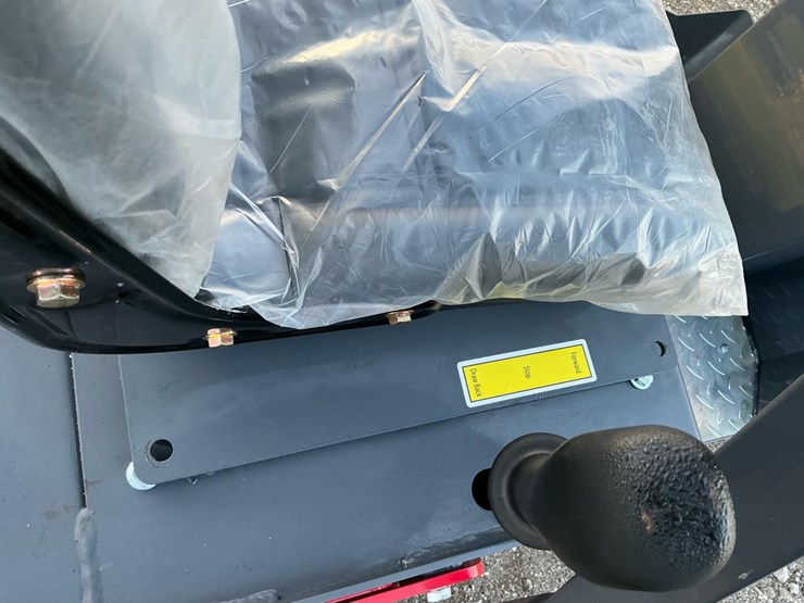 #1253-•-unused-future-ft1000-ride-on-road-roller-image-21