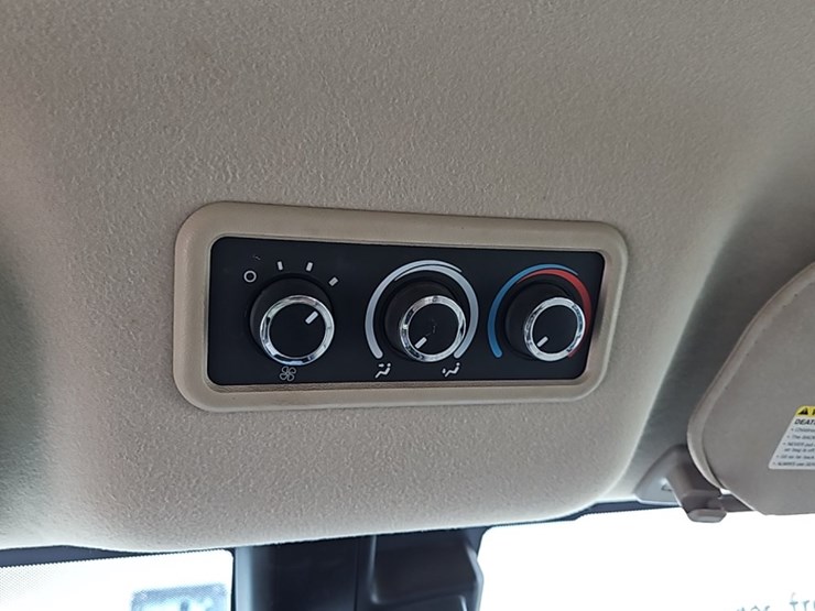 2019-chevrolet-3500-image-32