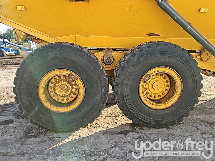 2019-deere-310e-image-8