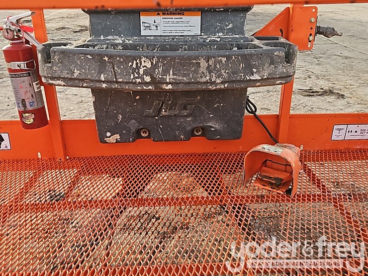 2017-jlg-660sj-image-13