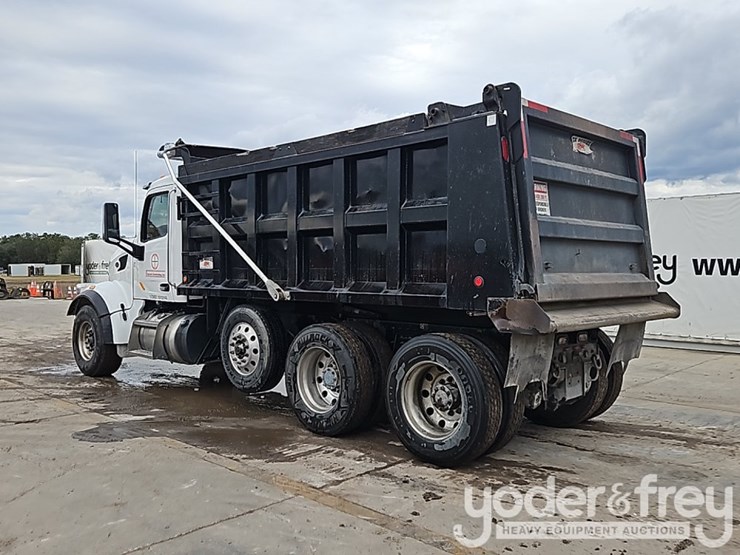 2021-peterbilt-567-image-4