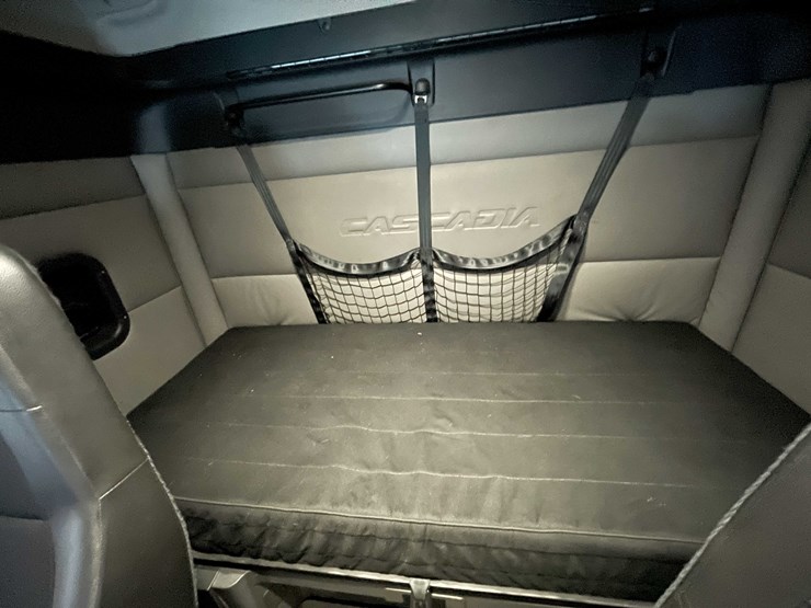 #6225-•-2021-freightliner-cascadia-semi-truck-(title-in-delay)-image-78