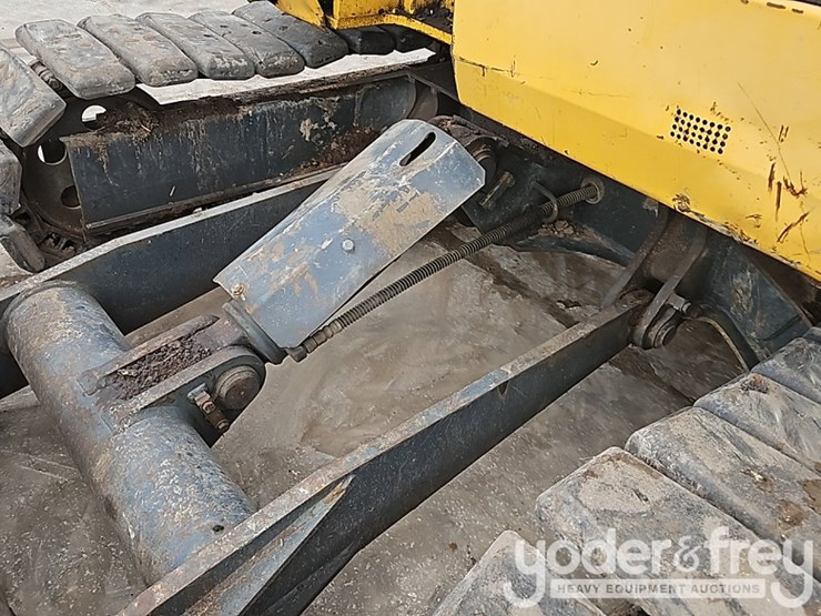 2010-komatsu-pc78us-8-image-21