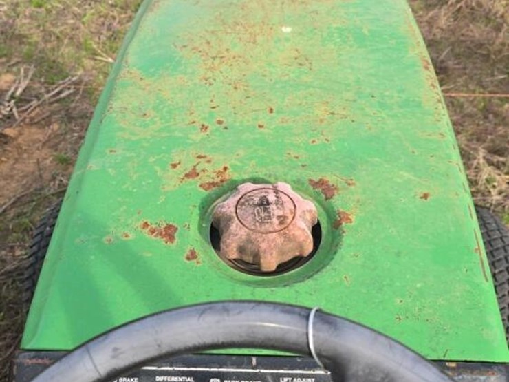 john-deere-2210-image-17