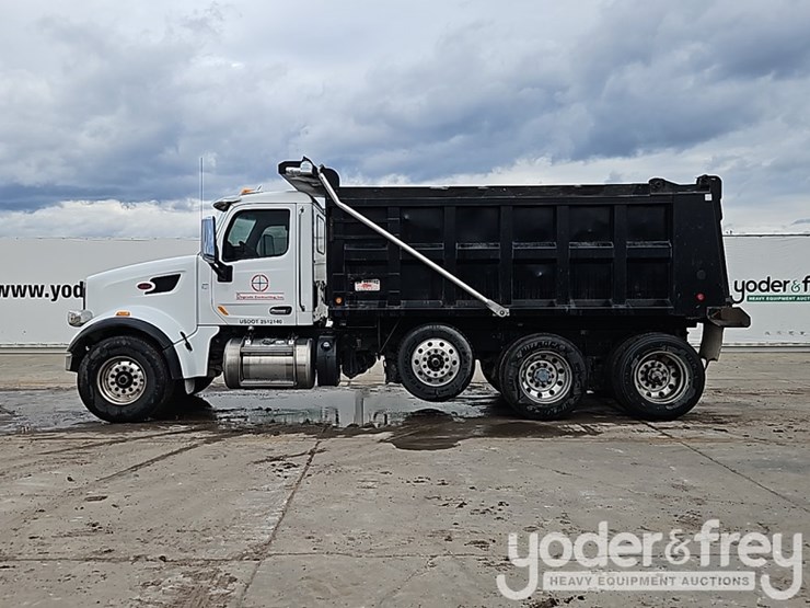 2021-peterbilt-567-image-3