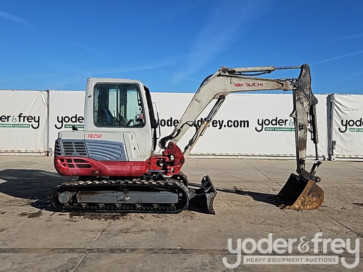 2012-takeuchi-tb250-image-6