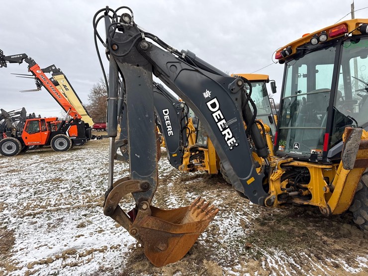 2022-john-deere-310-image-6