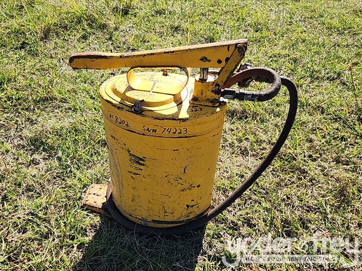 5-gal-gear-oil-pump-image-1