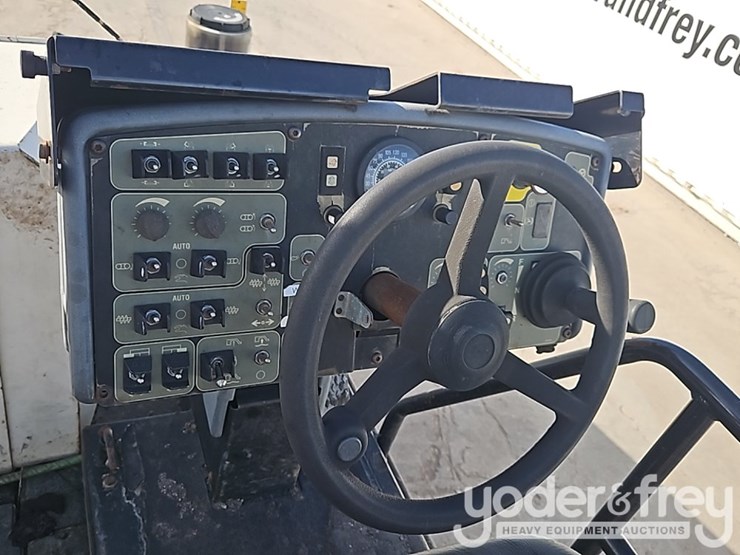 2014-caterpillar-ap-1000e-image-34