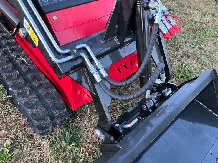 #1018-•-unused-future-ft360t-skid-steer-loader*-image-19