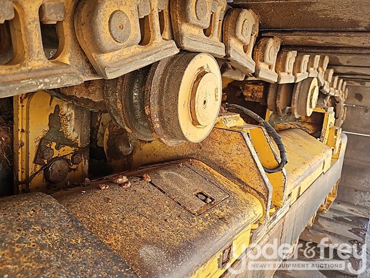 2017-deere-700k-lgp-image-21