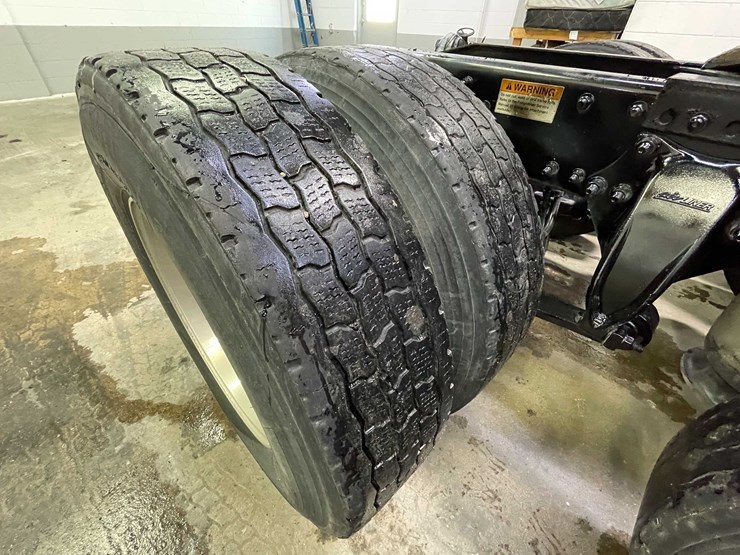 #6227-•-2018-freightliner-cascadia-day-cab-semi-truck-(title-in-delay)-image-49