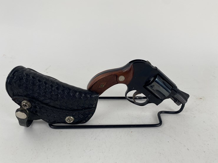 #81-•-#1419-•-smith-and-wesson-model-38-double-action-revolver-38-spl-ctg-image-1