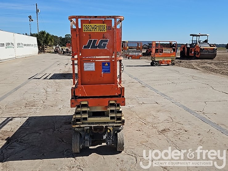 2017-jlg-1930es-image-8