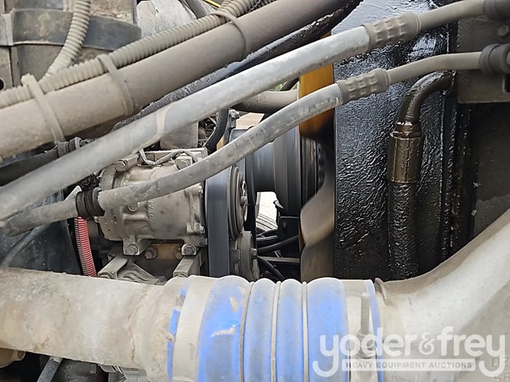 2007-sterling-lt7500-image-20